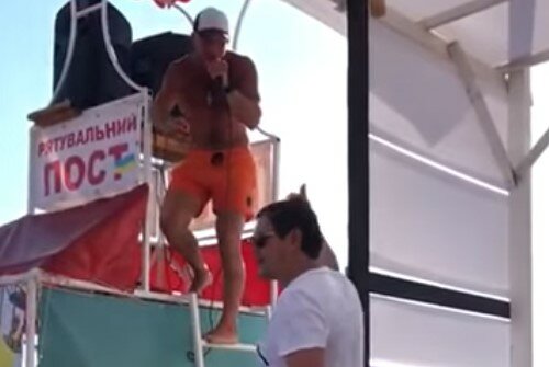 Слуга Зеленского Одарченко обозвал паренька в трусах дурой и нарвался на гнев всего пляжа: "Позор!"