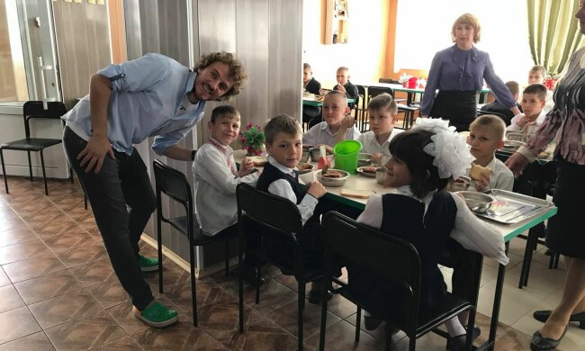 Евгений Клопотенко в школьные столовые, фото Instagram