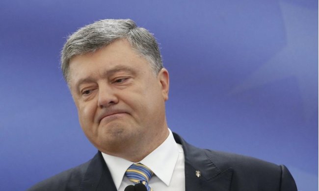 Порошенко уносит javelin и убегает с телевизорами: соцсети отреагировали на тотальное жлобство команды экс-президента