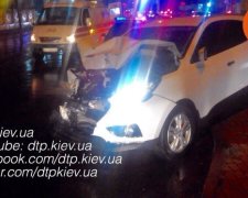 Під Києвом сталася потрійна аварія із постраждалими