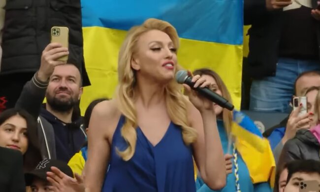 Оля Полякова, скриншот из видео