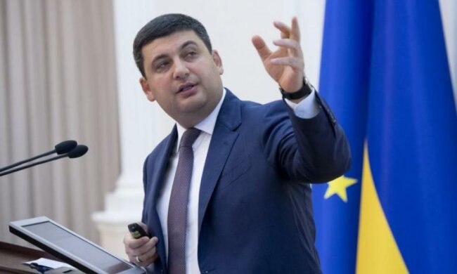 Анонимку Гройсмана в каждую семью: как премьер за счет бюджета зомбирует украинцев