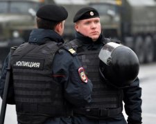 Дика історія: нічний метелик виставила доньку на продаж