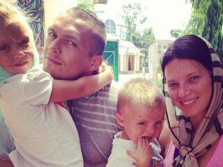 Олександр Усик з родиною, фото з сімейного архіву