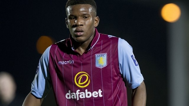 Футболіст жорстоко скалічив дівчину на автостоянці: відео