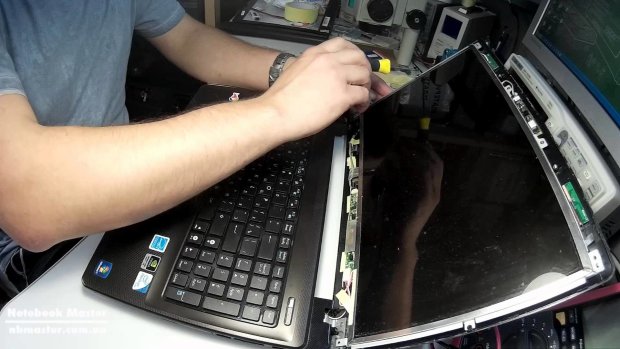 Популярний сервісний центр вкрав ноутбук у киянки: будьте обережні
