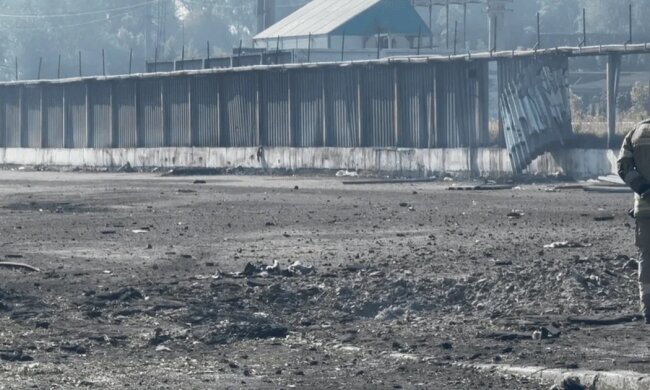 Пожежа біля книжкового ринку Петрівка внаслідок атаки РФ