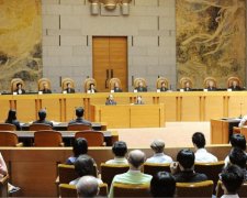 Такого еще не видели: судья уснул прямо на заседании