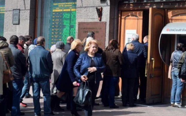 Українці гребуть кредити. У НБУ пояснили, що сталося