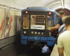 Ножом в сердце: киевское метро потрясла жуткая смерть