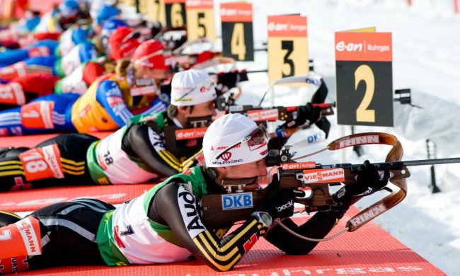 Биатлонистка увлеклась стрельбой и чуть не убила человека