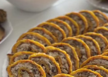 Сирно-морквяний рулет, кадр з відео