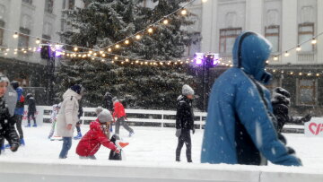 Офіс президента, новорічне містечко - фото Знай.ua