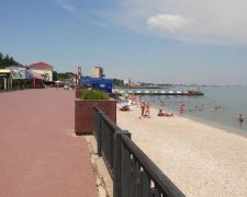 В поисках туристов: оккупанты устроили "зачистку" пляжей от отдыхающих