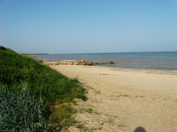 Азовское море съедает пляжи, популярный курорт на пороге Апокалипсиса: прощай, отдых