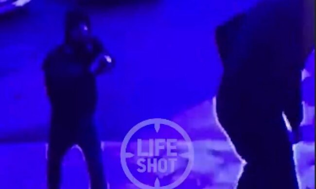 Нетерпеливый покупатель открыл огонь по охраннику: "Не пустили в магазин"