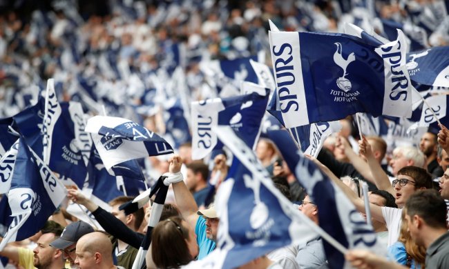 Фаната Тоттенгема заарештували за кинутий на поле банан