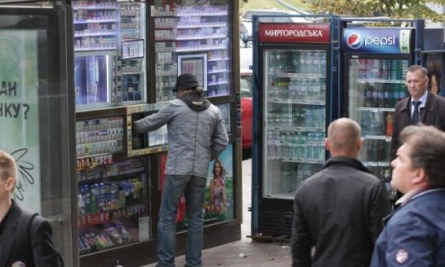 Головне за ніч: сюрприз для курців та викрадення активістки