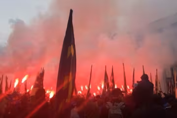 ”Азов” зажег фаеры под Радой