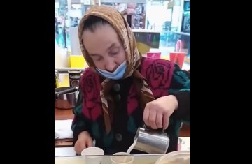 Бабушка-бариста, скриншот из видео