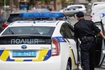 В Запорожье извращенец охотился на маленьких девочек - женился месяц назад и приехал "на гастроли"
