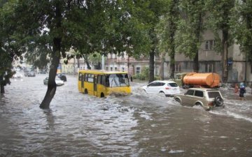 Головне за ніч: біблійний потоп в Одесі і "вбивство" Кобзона