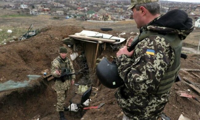 К черту перемирие: украинские воины отразили десятки "пасхальных поздравлений"