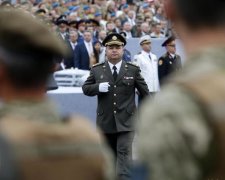 Полторак на параде приручил квадрокоптер и заставил сеть биться в конвульсиях