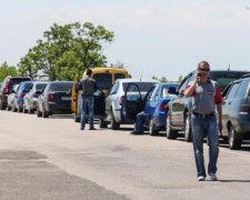 Окупанти влаштували цирк на в'їзді до Криму