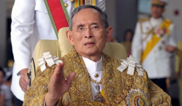 Таїландця засудили на 30 років через образу короля у Facebook