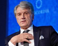 Ющенко прокомментировал санкции Порошенко: поздно и мало