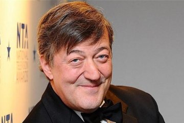 Фрай извинился за слова об изнасиловании (видео)