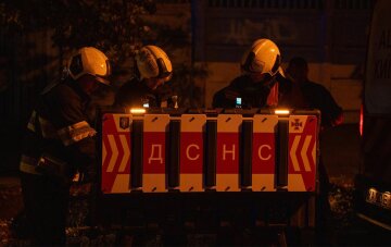 Взрывы в Киеве 11 июля: спасатели на месте баллистической атаки