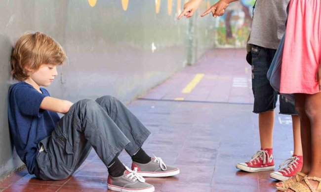 "Бить нужно по ногам, а не голове": звезда Instagram превратила жизнь ребенка в ад, родители в ужасе