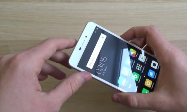 Xiaomi відродить сенсорний телефон-розкладачку 