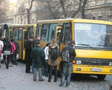 Звичайна ситуація: водій маршрутки "загубив" дитину просто на ходу