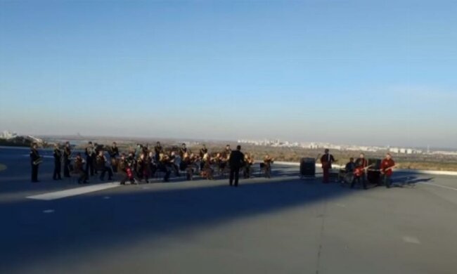 Скрипка подарував бійцям "Марш Січових Стрільців" (відео)