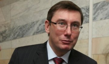 Луценко скликає на понеділок голів фракцій шодо виборів в Маріуполі 