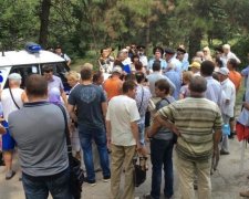 Митингующих "за русский порядок" в Крыму разогнали (ВИДЕО)