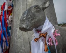 Гламур победы: в соцсетях высмеяли "хенд-мейд" из оккупированного Крыма