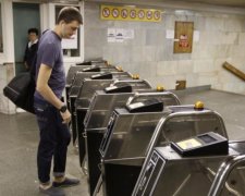 Ни пройти, ни проехать: какие станции метро отказались от жетонов