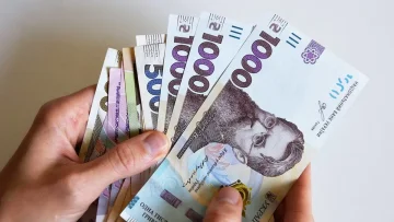 Грошова допомога переселенцям: виплати від благодійного фонду