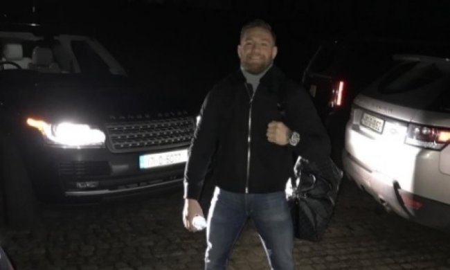 Макгрегор похвастался своим автопарком (фото)