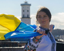 Украинка, флаг, изображение из свободных источников