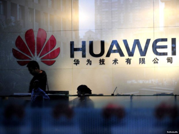 Huawei оштрафував неуважних співробітників за використання iPhone