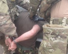 Український офіцер попався на продажу зброї окупантам