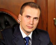 Батя, я старался: стало известно, сколько украл сын Януковича