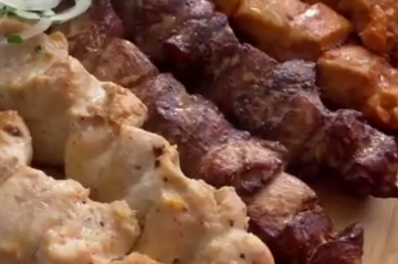Курячі шашлички, кадр з відео