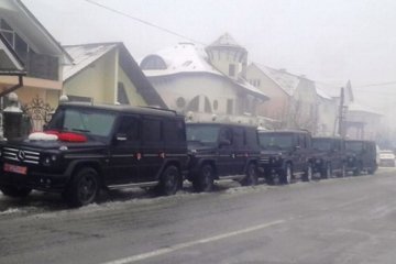 Пять "Гелендвагенов" приехали на цыганскую свадьбу в Закарпатье (фото)