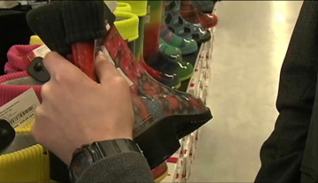 Гумові чоботи: фото скрін Ютуб